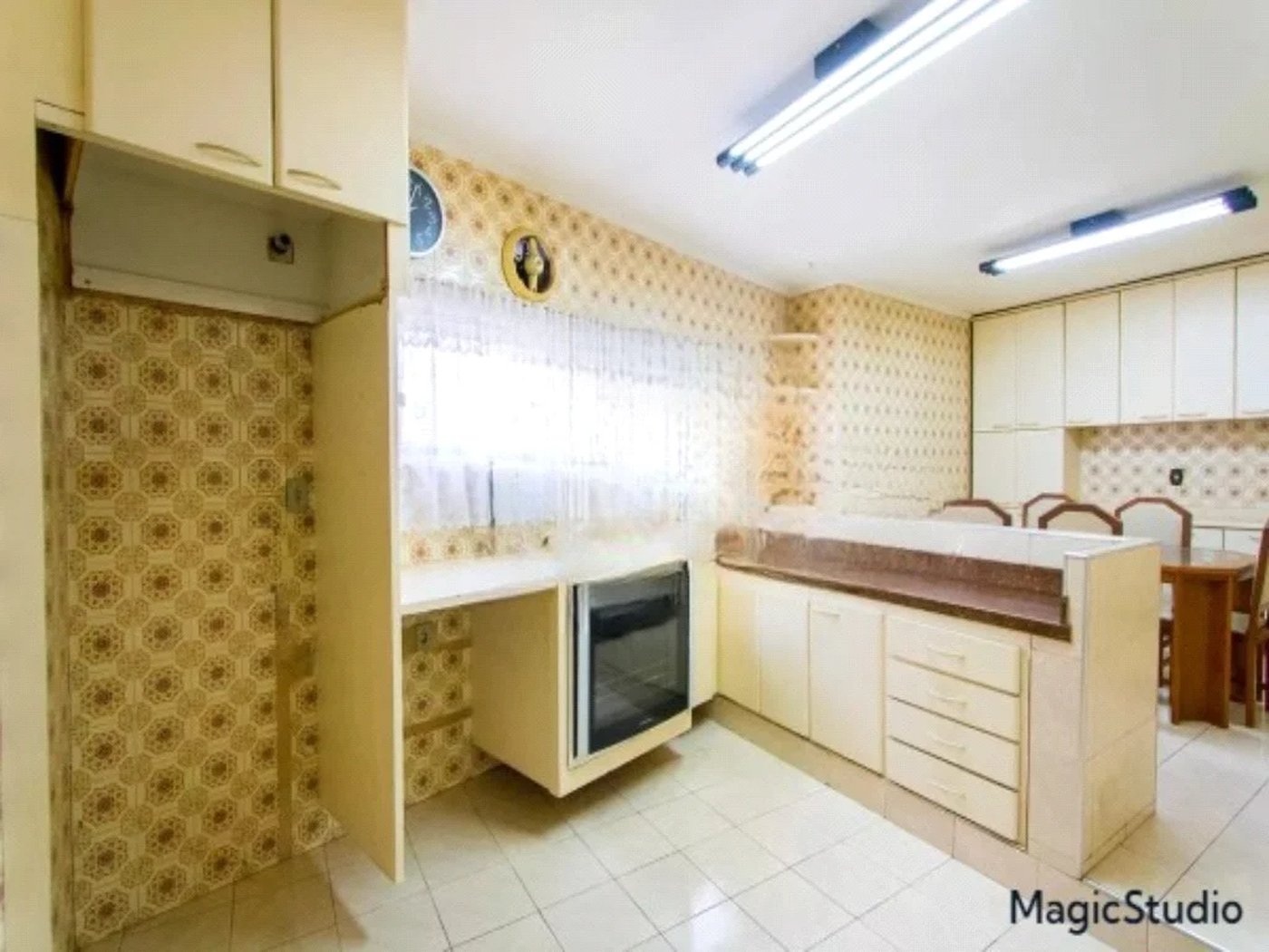 Casa com 360m² , 3 dormitórios , sendo 1 suíte , 4 vagas , disponível para venda ou locação , no centro de Santo André.