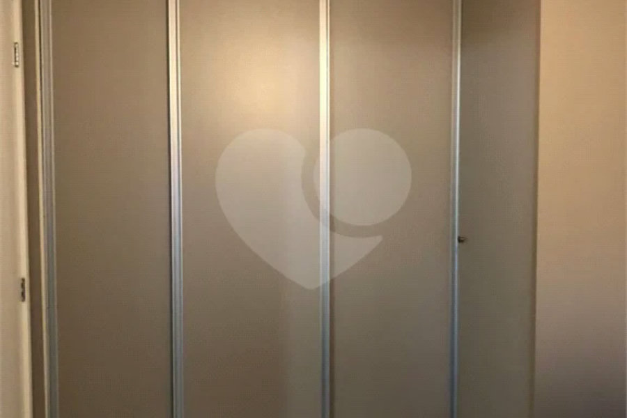 Apartamento à venda com 3 quartos, sendo 1 suíte, em Santo Amaro, São Paulo, SP