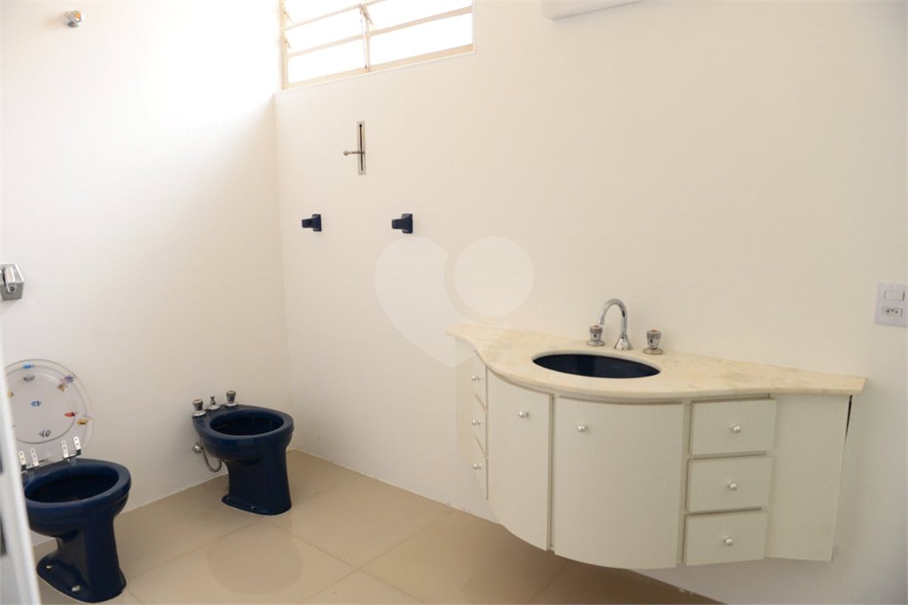 Casa térrea em Araraquara/SP.