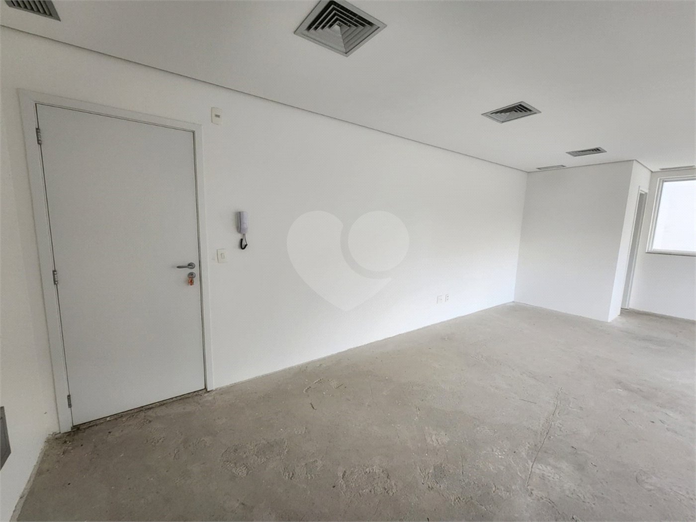 Sala comercial em frente ao Allianz Parque