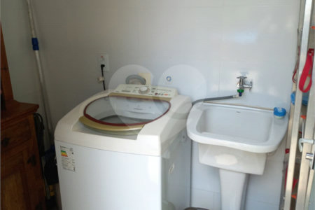 Casa térrea no Condomínio Faixa Azul