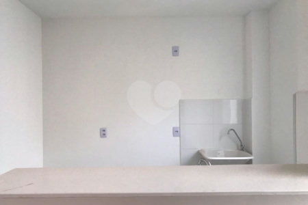 Apartamento no condomínio Monte Berlim