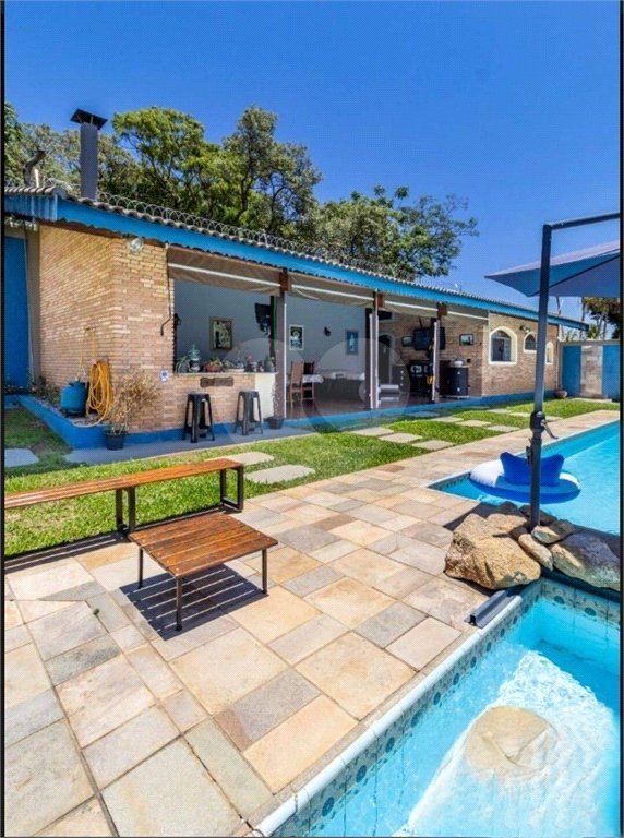 Casa com 6 Quartos e 8 banheiros à Venda, 1500 m² de Terreno em Atibaia/SP