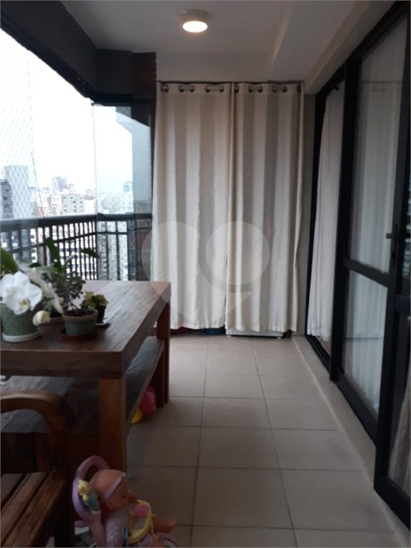 Apartamento à Venda na Bela Vista com 40 m2 de 1 Suíte em Andar Alto