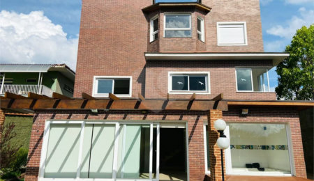 Casa à venda com 4 quartos, sendo 1 suíte,  em Jardim dos Estados, Poços de Caldas, MG