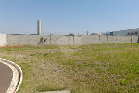 Terreno à venda no condomínio Monte das Araucárias