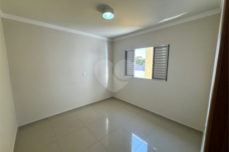 Apartamento á venda com 02 Dormitórios, em São Carlos.