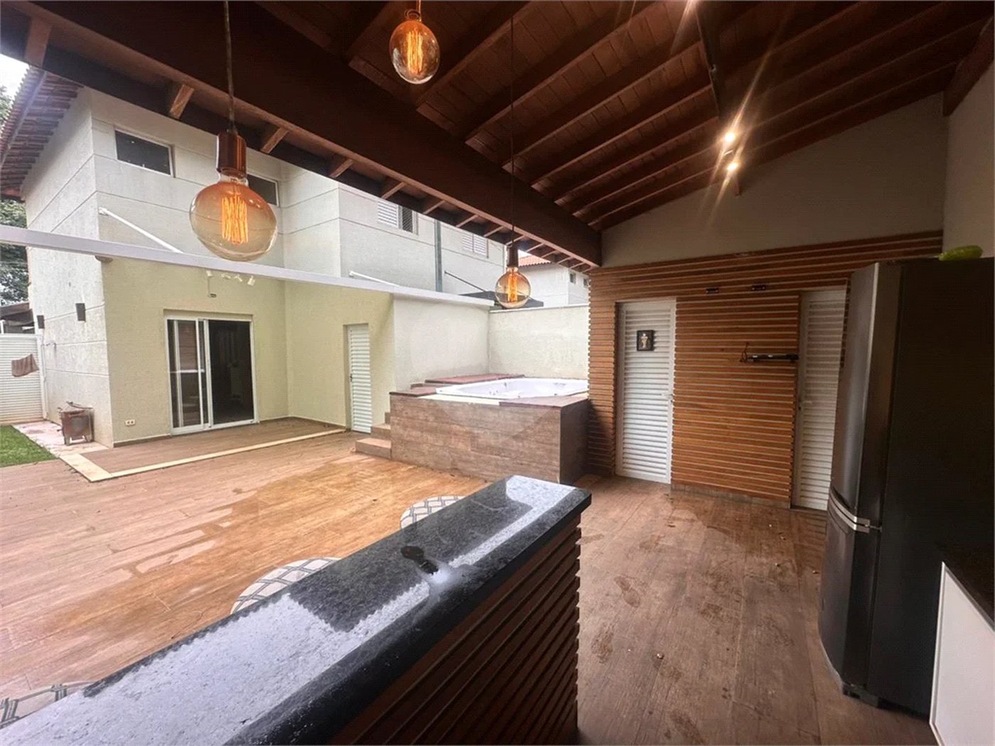 Casa de Condomínio com 3 Quartos e 2 banheiros à Venda, 311 m² por R$ 750.000