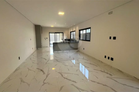 Sobrado de Alto Padrão com 3 suítes para Venda em Atibaia