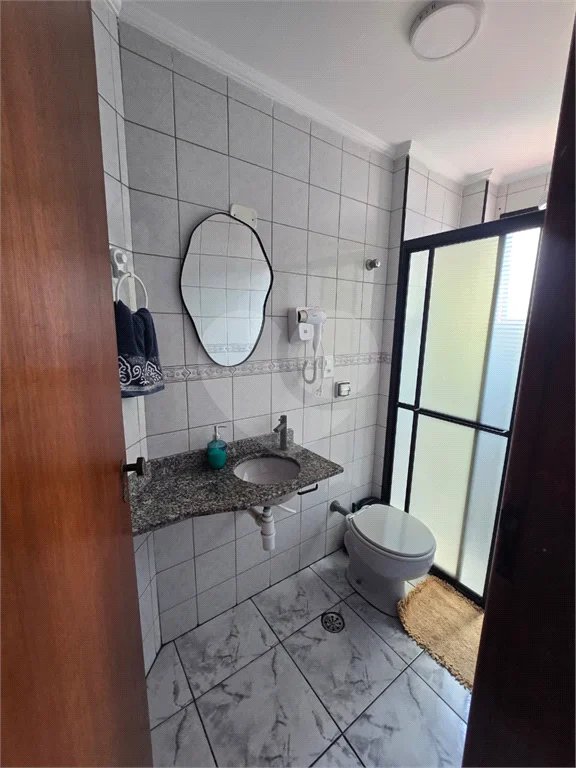 Belíssimo apartamento recém reformado na Praia Grande.