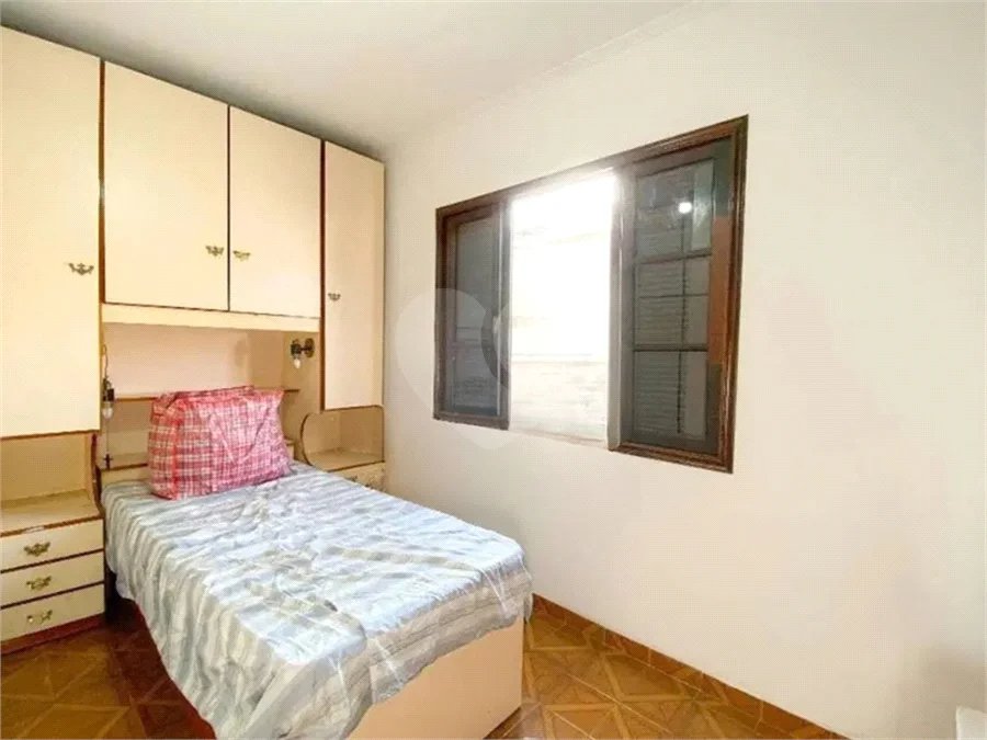 Oportunidade à venda na Vila Ipojuca: Sobrado Espaçoso com 200m²de área construída e 250m2 de terreno - 4 Dormitórios e 5 Vagas de garagem.