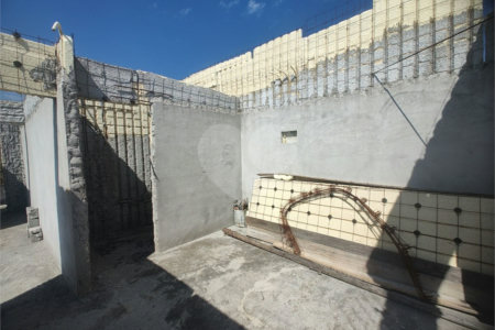 Terreno 810 metros à venda em Atibaia com projeto aprovado exclusivo de alto padrão com construção inacabada