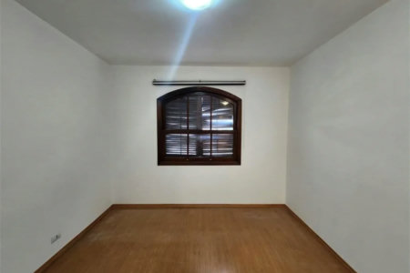 Casa à venda com 3 quartos, sendo 1 suíte,  em Jardim Celeste, São Paulo, SP