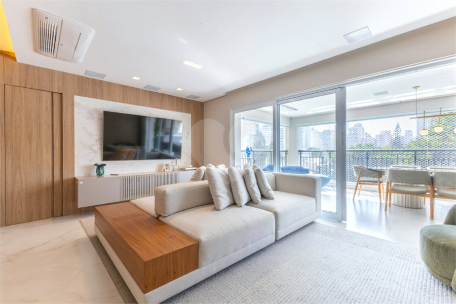 Apartamento para venda em Moema com 3 quartos, sendo 3 suítes , 170m²