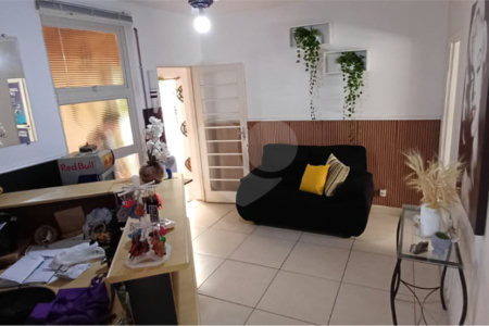 Oportunidade Única no Centro de São Carlos: Imóvel Versátil para Residência ou Negócio