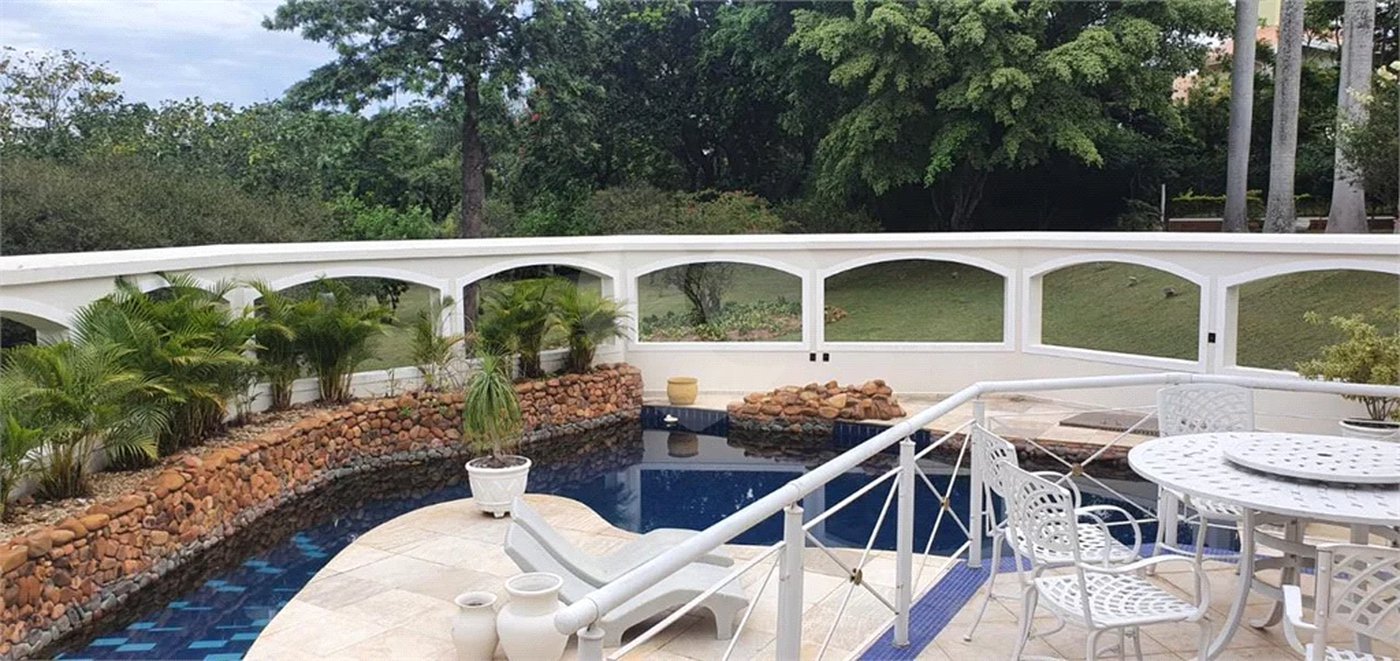 Casa à venda com 5 quartos, sendo 3 suítes,  no condomínio Village Sans Souci, Valinhos - SP