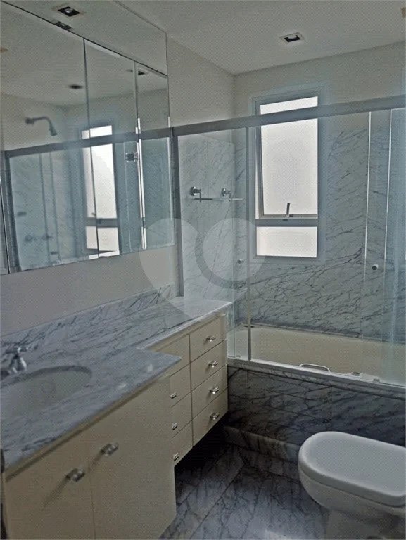 Apartamento a venda com 252 m² no Campo belo.