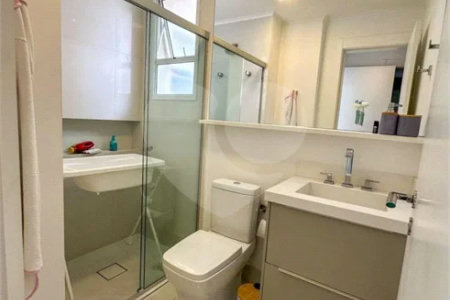 Apartamento de 106 m² no Auge Home Resort, porteira fechada, com 3 dormitórios, 1 suíte, varanda gourmet, 2 vagas, depósito e lazer completo.