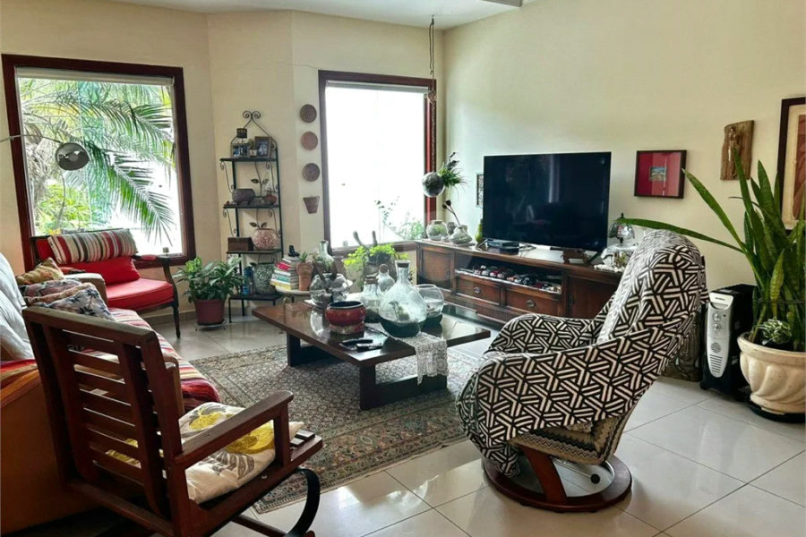 Excelente Sobrado na Vila Matilde. Venha fazer uma visita.