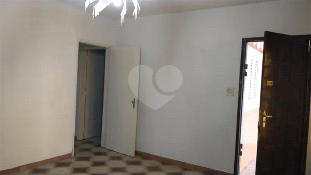 CASA A VENDA COM 125M², 2 DORMITÓRIOS, 1 BANHEIRO, 1 VAGA, TAUBATÉ/SP.