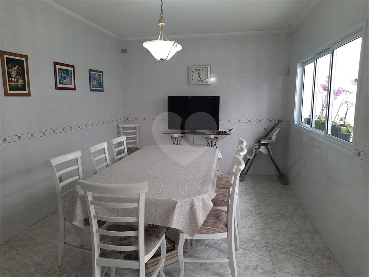 casa térrea na Vila Romana, 07 vagas de garagem, 4 quartos,, sendo 1 suíte amplo quintal.