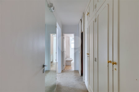Apartamento à venda com 3 suítes em Real Parque, São Paulo, SP