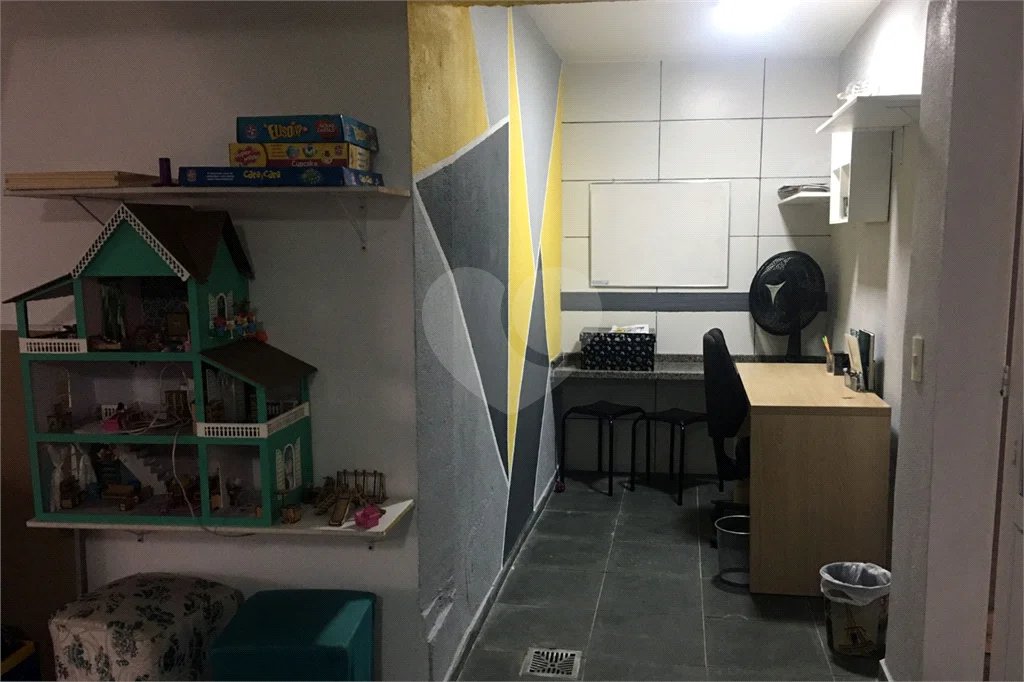 Casa 4 dormitórios, 3 vagas