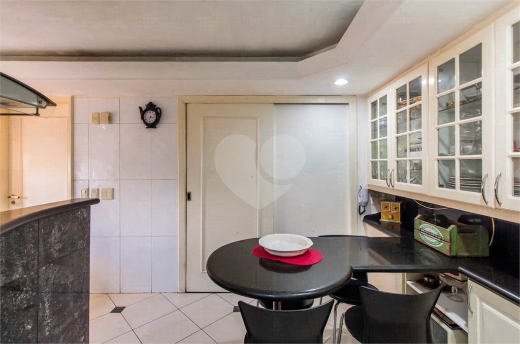 Apartamento com 4 quartos, 3 suítes, 6 vagas, 280 m²Sumaré Alto Padrão