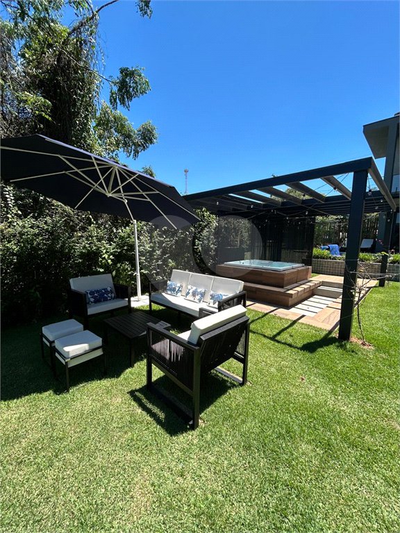 Belíssima Casa à venda com 453m², 4 suítes e 5 vagas de garagem em Atibaia!!!!