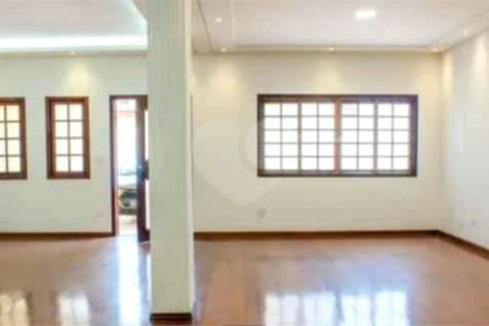 Sobrado Alto Padrão no Bairro Cerâmica – 4 Suítes, Piscina e 6 Vagas! Oportunidade Única!