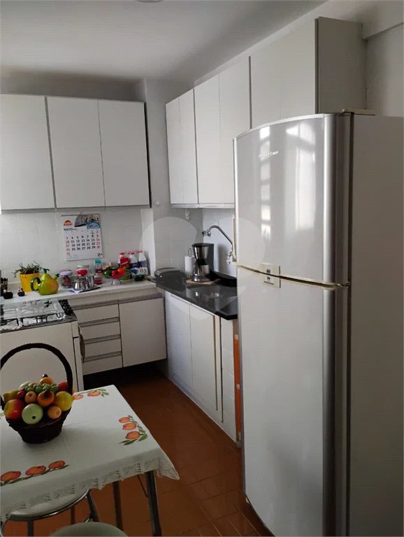 Vende-se apartamento no Jardim Aeroporto com 03 dormitórios