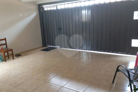 Sobrado à venda com 3 quartos em Jardim Bicão, São Carlos, SP