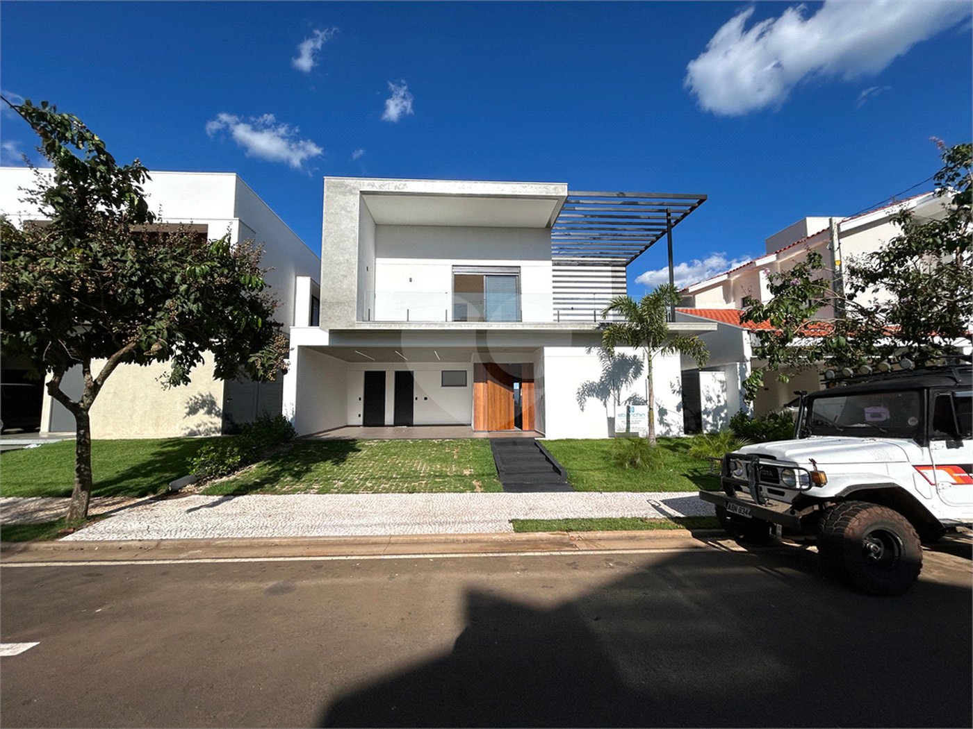 Sobrado dos sonhos a venda no Damha III