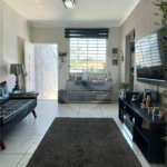 Casa Térrea à Venda com 3 dormitórios em Atibaia/SP