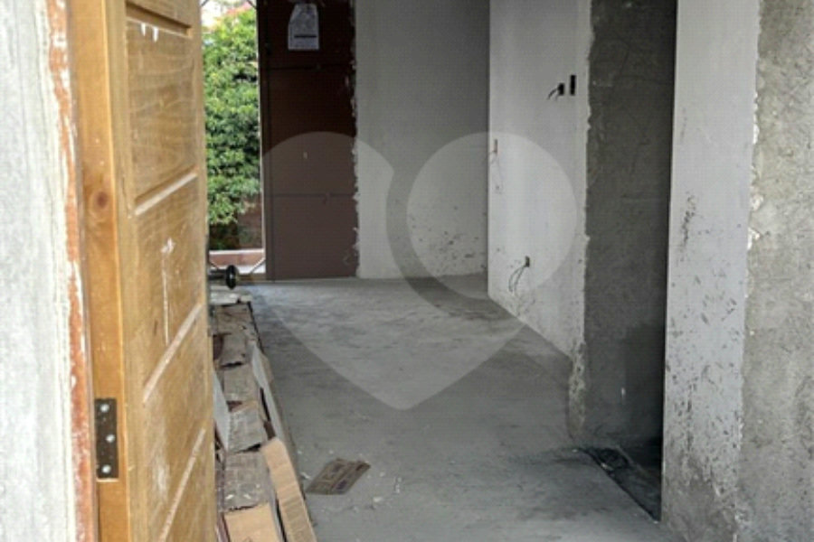 Apartamento muito bem localizado.