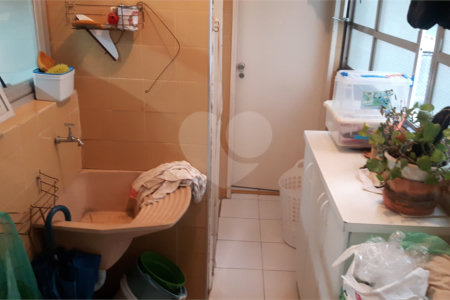Apartamento de 2 quartos à venda perto do Metrô Paraíso! Excelente localização!
