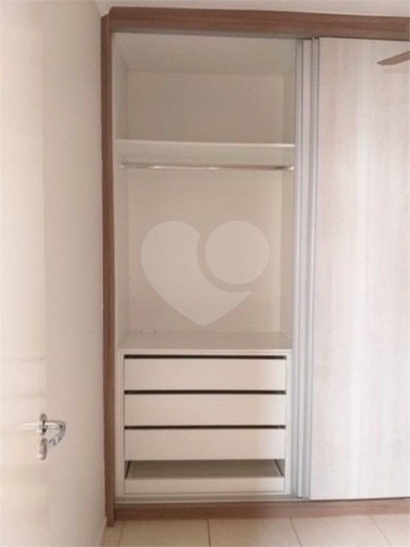 Apartamento no Condomínio Parque Royal Garden, localizado na cidade de Ribeirão Preto/SP.