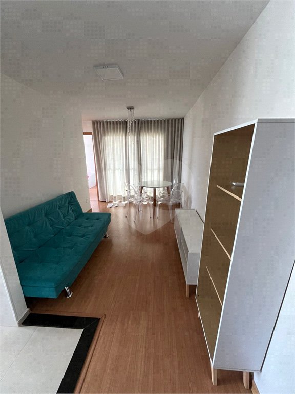 Oportunidade Única no Monte dos Pinheiros – Um lar completo esperando por você