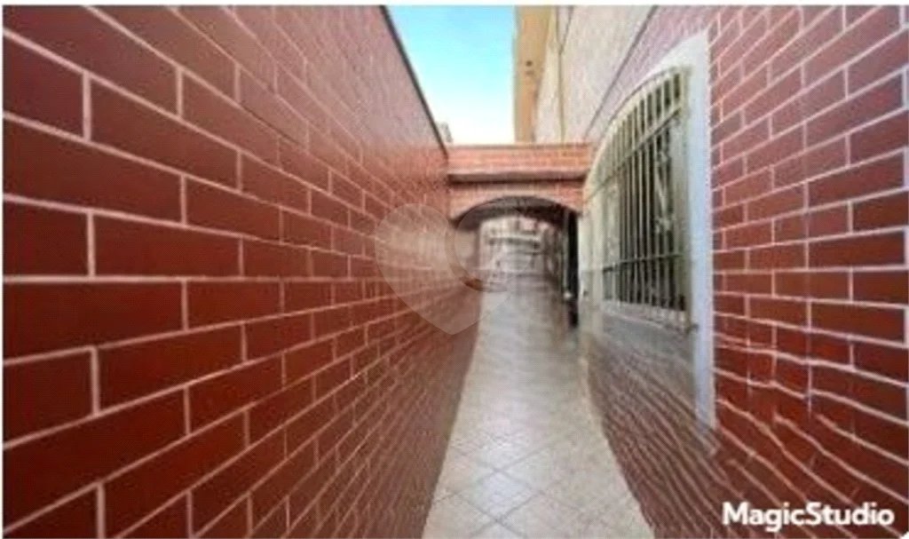 Sobrado com 234m², 3 dormitórios, sendo 1 suíte, 2 vagas, à venda na Vila Ema.