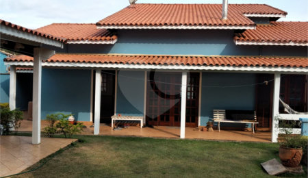 Chácara à venda com 4 quartos, sendo 1 suíte,  em Vila Dom Pedro, Atibaia, SP