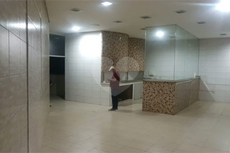 Prédio comercial com 724m² , 8 banheiros e 5 vagas de garagem , à venda na Vila Formosa.