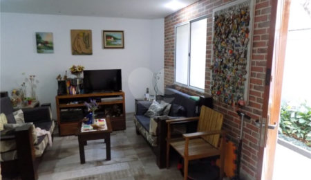 Casa à venda com 3 quartos, sendo 1 suíte,  no condomínio Morada dos Pinheiros, São Paulo - SP