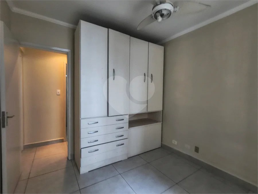 Apartamento com 2 Dormitórios , amplo com 77 metros e com vaga de garagem fixa