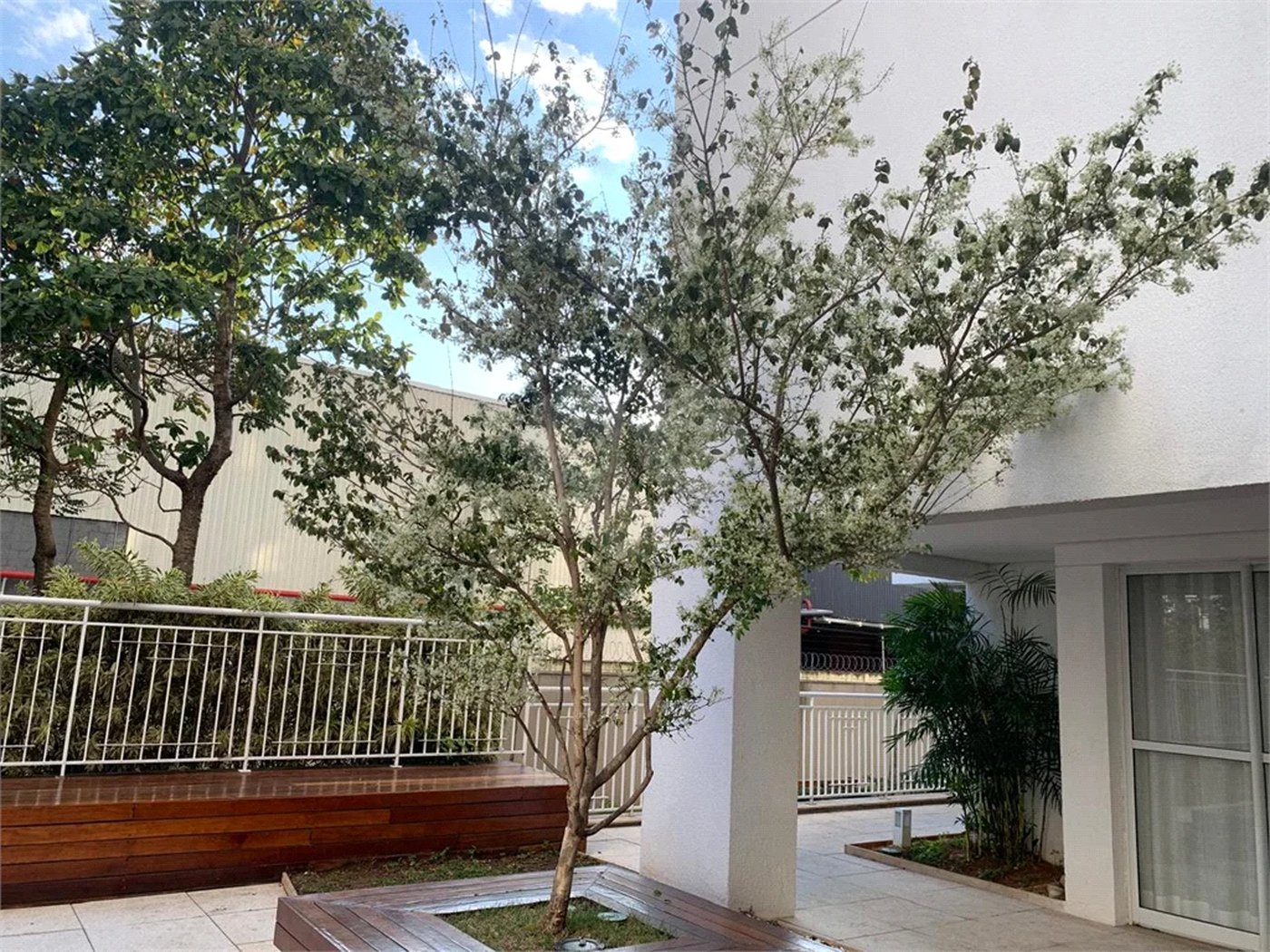 APARTAMENTO PARAÇAÇÃO COM 3 DORMITÓRIOS E 2 VAGAS DE GARGEM NA VILA ANASTÁCIO