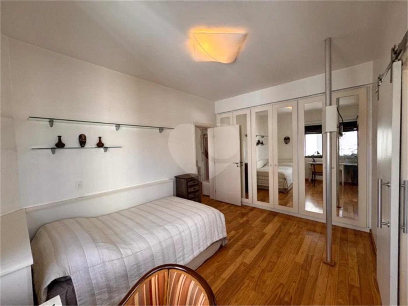 Higienópolis: Apartamento de 350 m2, 4 suítes, 5 vagas.