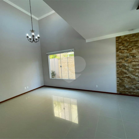Casa de alto padrão, térrea no condomínio fechado Damha I em São Carlos.