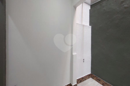 Casa Sobrado à venda de 4 dormitórios sendo 1 suíte e 2 vagas na Saúde