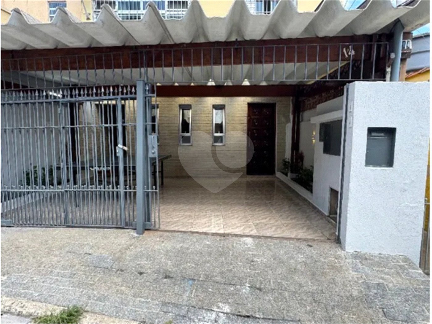 Excelente oportunidade para investidores: três casas locadas, renda mensal imediata e localização estratégica na Saúde!!