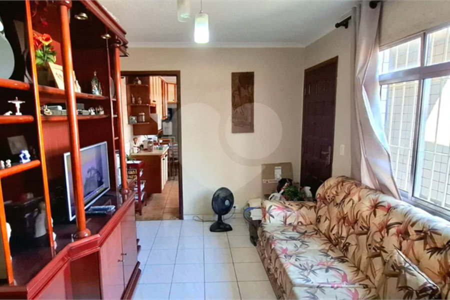 Excelente Sobrado eom ótima localização. Venha fazer uma visita.