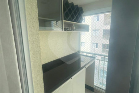 Apartamento com 03 dormitórios no Cambuci.